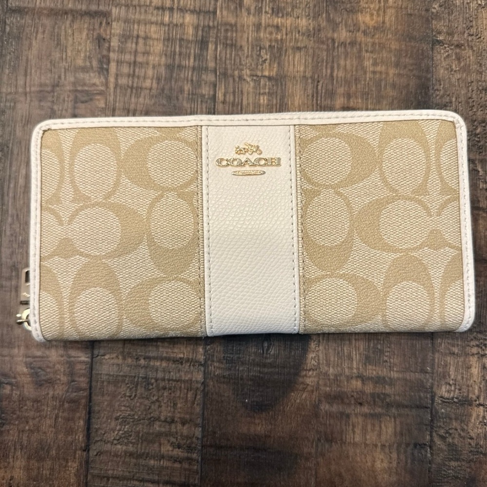 Coach Beige and Cream Wallet